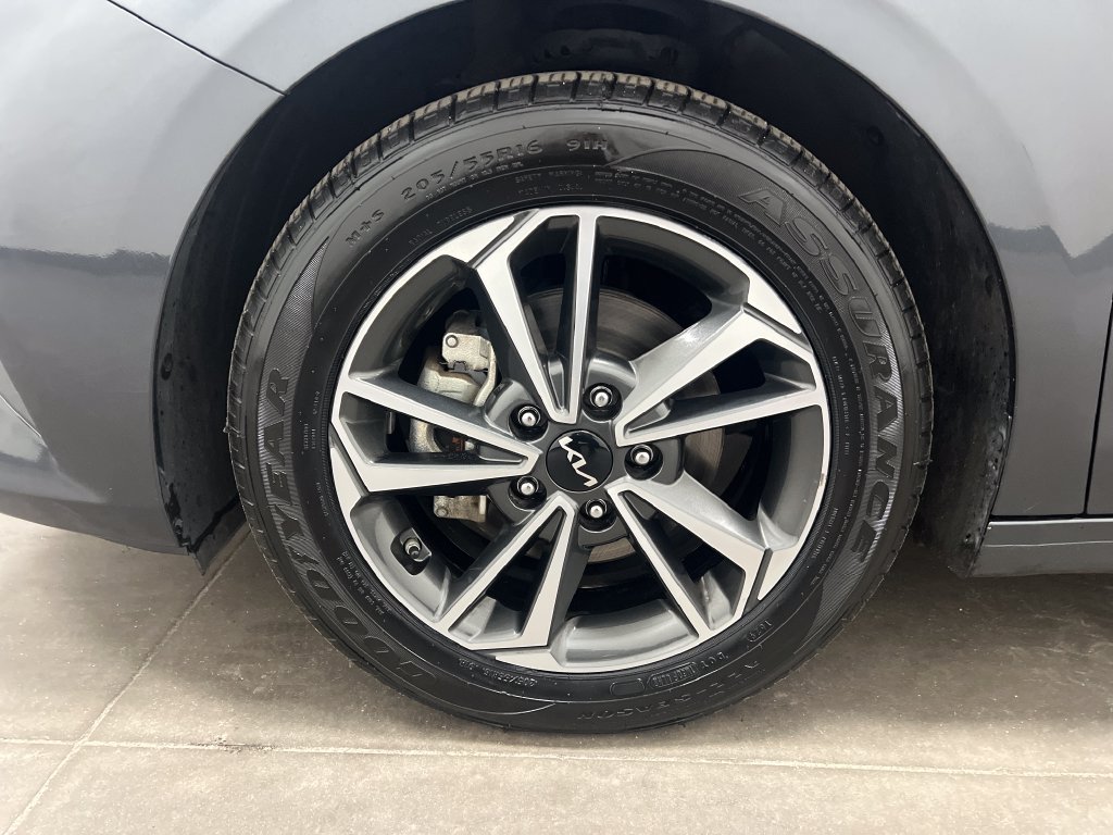 Used 2024 Kia Forte LXS FWD image 28