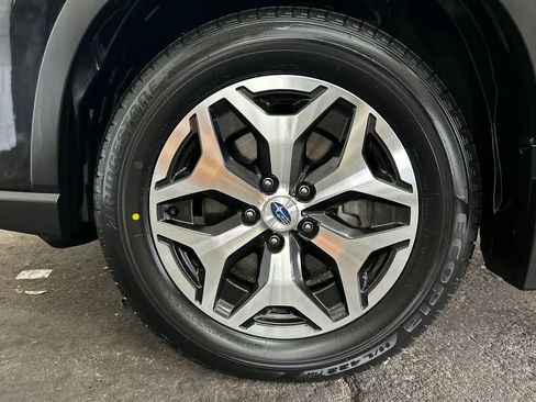 Certified 2023 Subaru Forester Premium AWD/4WD image 8