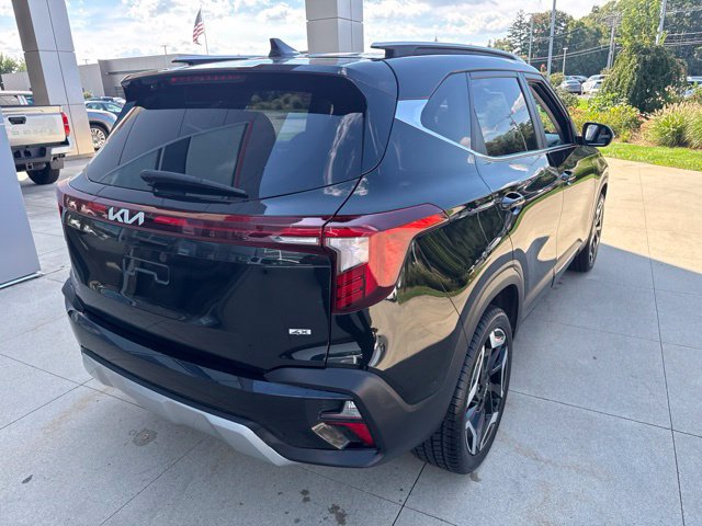 Used 2024 Kia Seltos SX w/ SX Sunroof Package AWD/4WD image 7