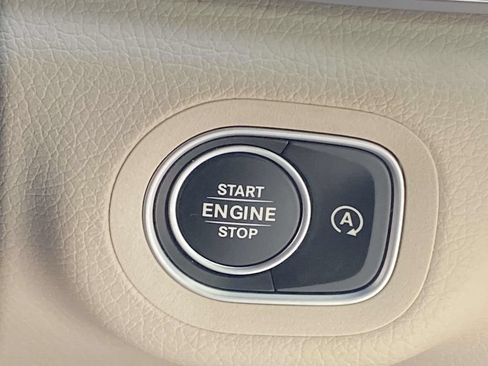 Used 2024 Mercedes-Benz GLE 350 4MATIC image 28