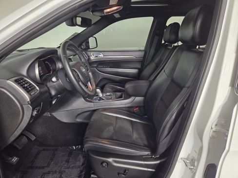 Used 2019 Jeep Grand Cherokee Altitude RWD image 10