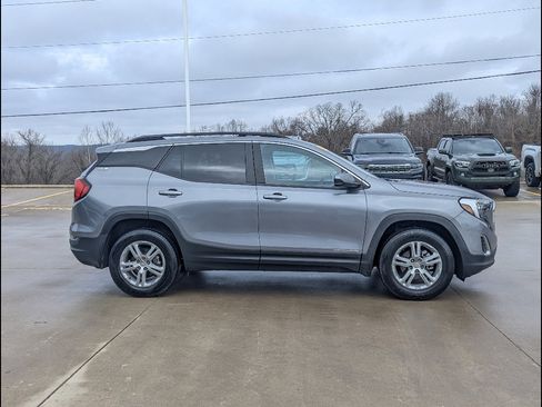 Used 2021 GMC Terrain SLE w/ Driver Convenience Package image 6