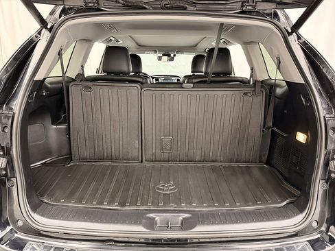 Used 2018 Toyota Highlander Limited Platinum image 34