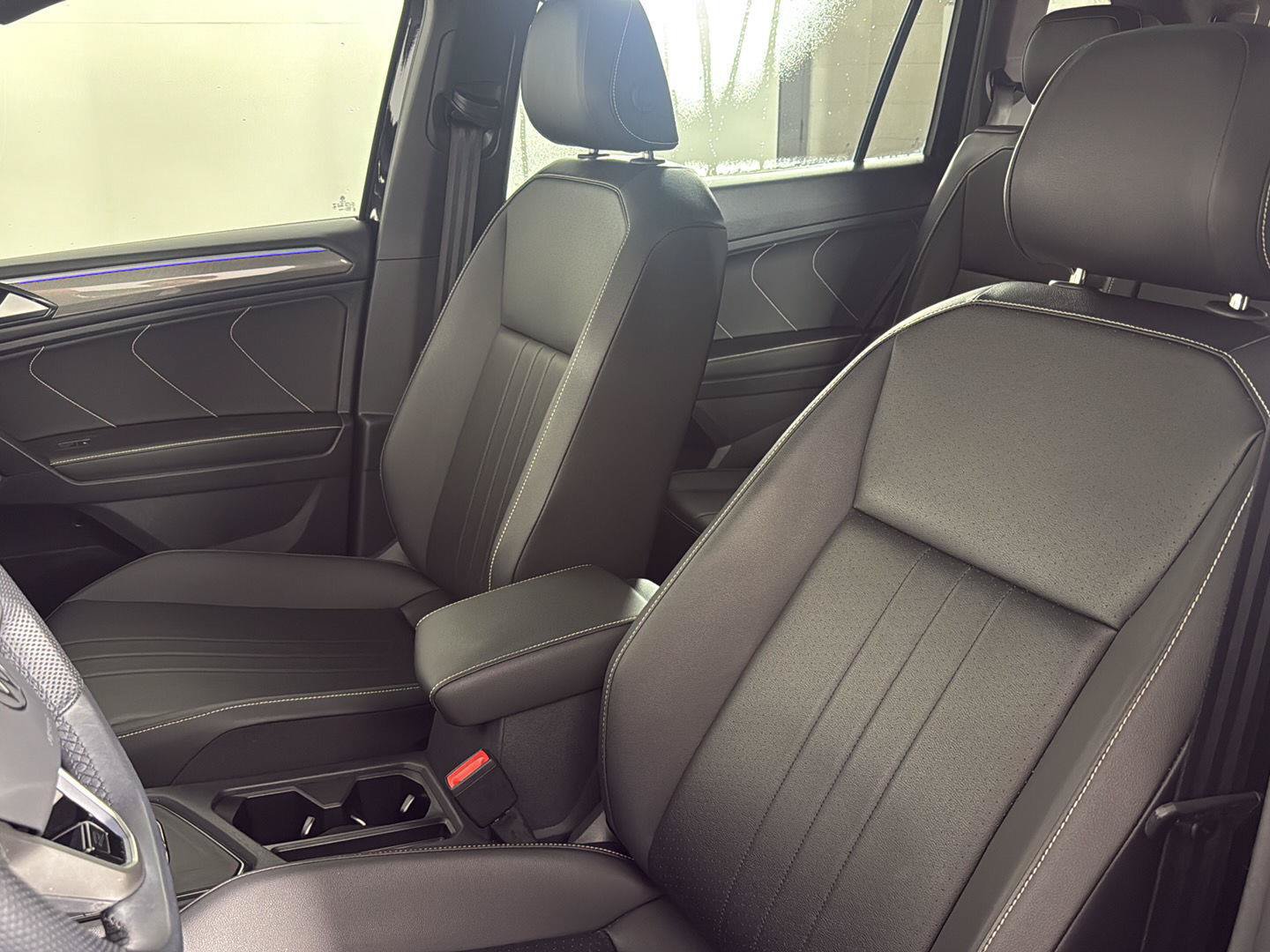Certified 2024 Volkswagen Tiguan SE R-Line FWD image 20