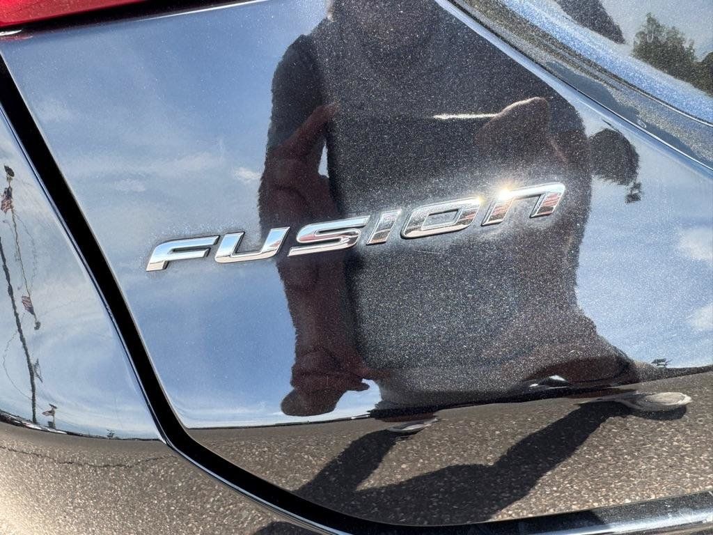 Used 2017 Ford Fusion SE w/ Equipment Group 601A FWD image 18