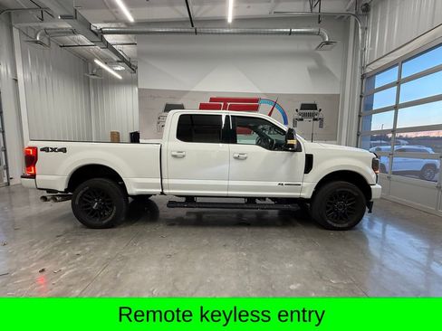 Used 2022 Ford F250 Lariat w/ Black Appearance Pkg image 4