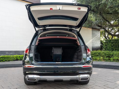 Used 2023 Mercedes-Benz Maybach GLS 600 4MATIC image 15