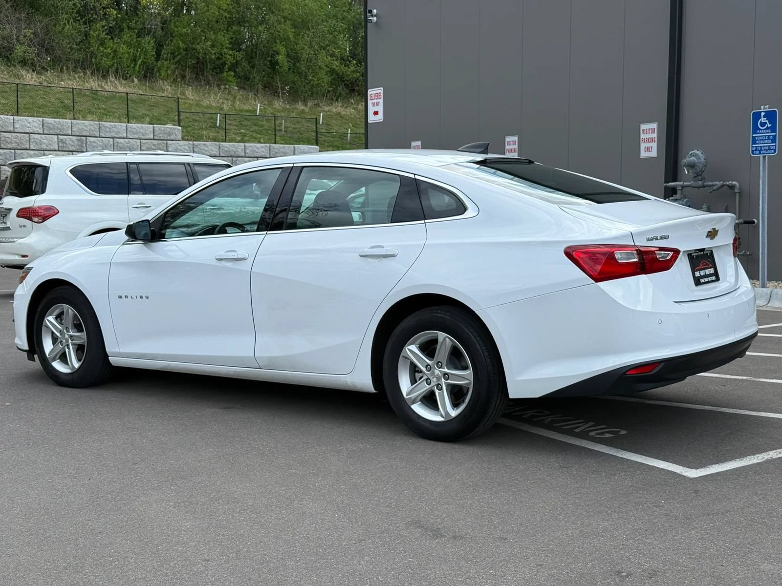Used 2024 Chevrolet Malibu LS FWD image 3