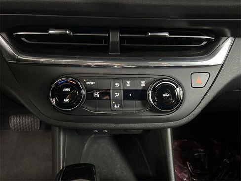 Certified 2025 Buick Envista Preferred image 17