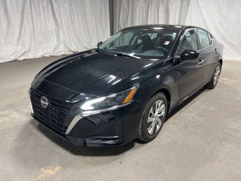 Used 2023 Nissan Altima 2.5 S image 3