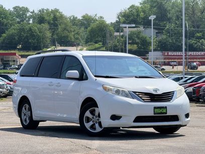 Used 2011 Toyota Sienna LE w/ Towing Pkg