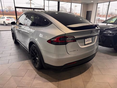 Used 2017 Tesla Model X 75D image 3