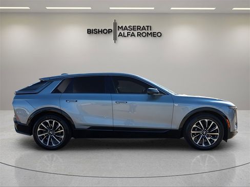 Used 2024 Cadillac Lyriq Sport image 8