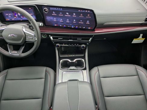 New 2026 Chevrolet Traverse Z71 w/ Driver Confidence Package AWD/4WD image 12