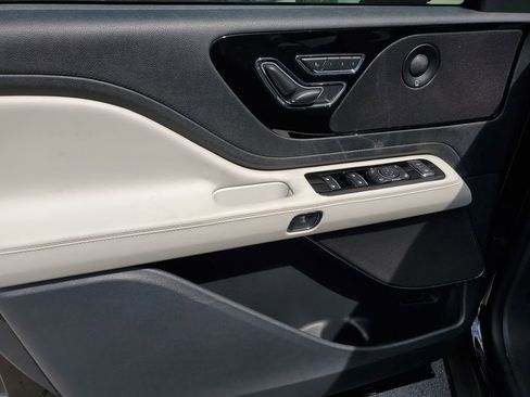 New 2026 Lincoln Aviator Reserve w/ Jet Appearance Package image 17