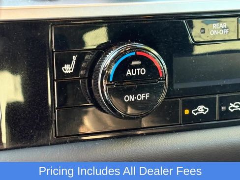 Used 2025 Nissan Pathfinder SL w/ SL Premium Package AWD/4WD image 13