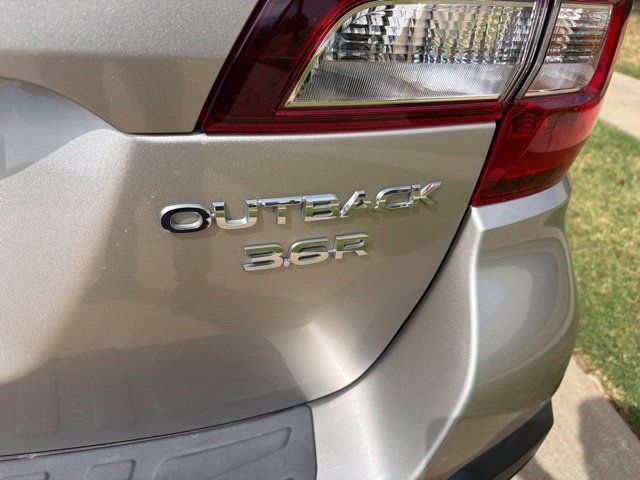 Used 2018 Subaru Outback 3.6R Limited AWD/4WD image 5