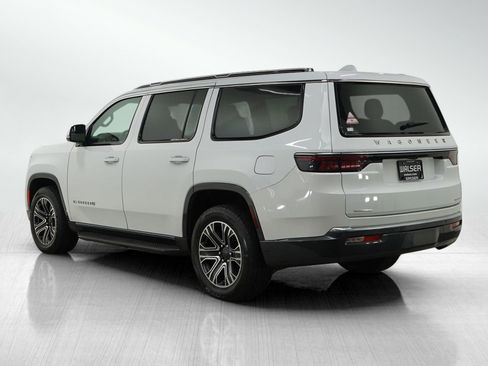 Used 2022 Jeep Wagoneer Series III w/ Rear Seat Video Group 1 image 3