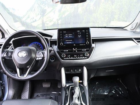 Certified 2022 Toyota Corolla Cross XLE w/ Convenience Package image 18