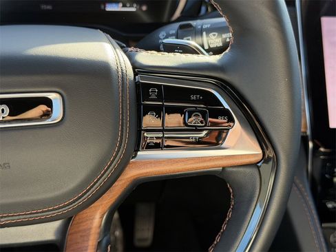 New 2025 Jeep Grand Cherokee Summit image 21