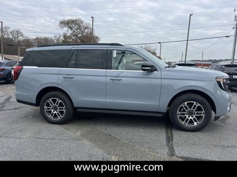 New 2026 Ford Expedition Active image 8