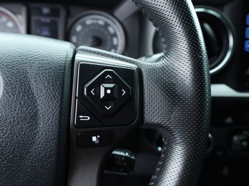 Used 2016 Toyota Tacoma SR5 image 30