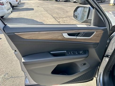 New 2026 Volkswagen Atlas SE image 10