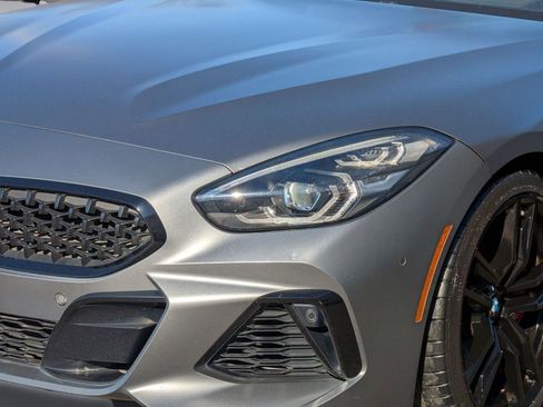 Used 2022 BMW Z4 M40i w/ Premium Package image 11