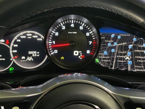 Used 2022 Porsche Cayenne Platinum Edition AWD/4WD image 23