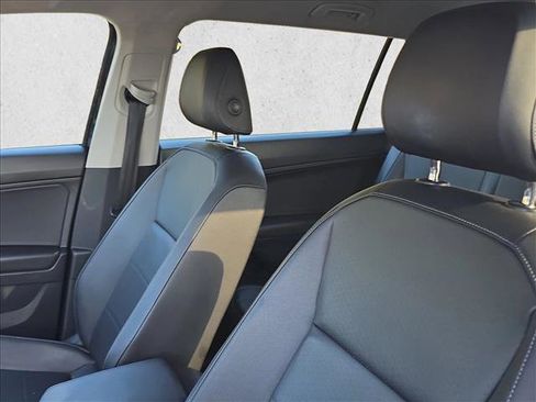 Used 2018 Volkswagen Tiguan SE w/ 3rd Row Seat Package image 15