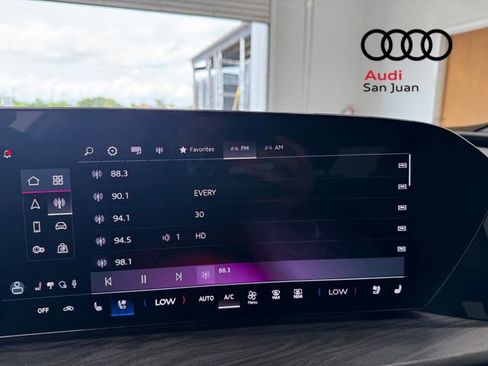 Used 2025 Audi Q5 Premium Plus w/ Premium Plus AWD/4WD image 18