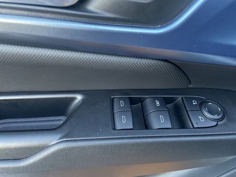 Used 2025 Chevrolet Equinox EV LT w/ Convenience Package image 14