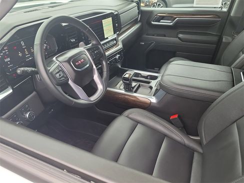 Used 2025 GMC Sierra 1500 Elevation w/ Elevation Premium Package image 3