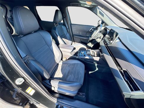 Used 2023 Mitsubishi Outlander SE Black Edition image 9