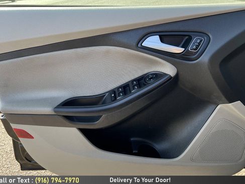 Used 2015 Ford Focus SE w/ SE Sport Package FWD image 17