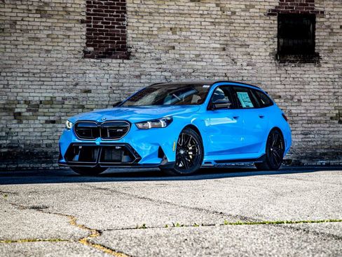 New 2026 BMW M5 Touring AWD/4WD image 1