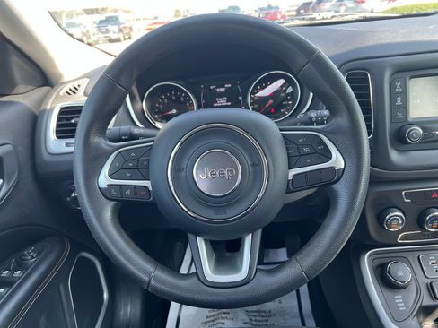 Used 2018 Jeep Compass Sport AWD/4WD image 17