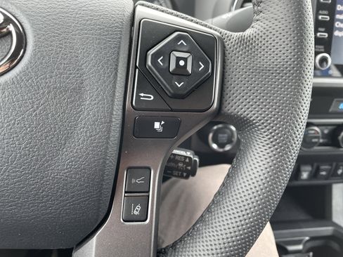 Used 2023 Toyota Tacoma TRD Off-Road image 21