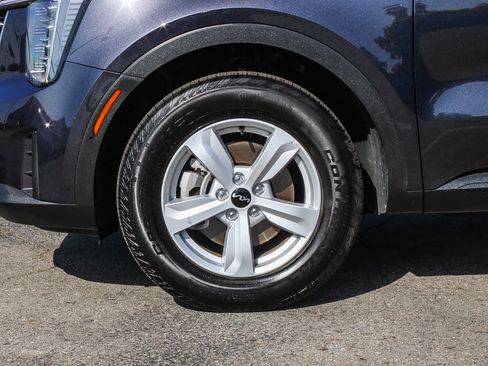 Used 2026 Kia Sorento LX FWD image 11