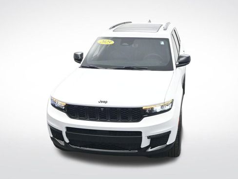 Used 2025 Jeep Grand Cherokee L Limited w/ Luxury Tech Group II image 24