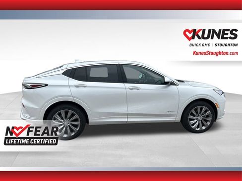 New 2025 Buick Envista Avenir image 13