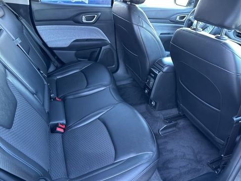 Certified 2022 Jeep Compass Latitude image 9