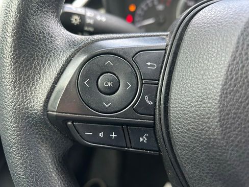 Used 2022 Toyota Corolla LE image 17