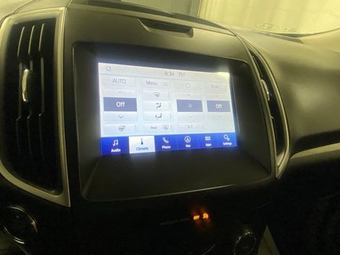Used 2020 Ford Edge SEL w/ Cold Weather Package AWD/4WD image 19