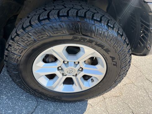 Used 2018 Toyota 4Runner SR5 image 29