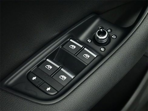 Used 2017 Audi Q7 3.0T Premium Plus image 18