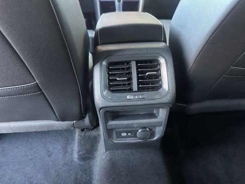 Used 2024 Volkswagen Tiguan SE R-Line FWD image 40