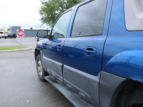 Used 2003 Chevrolet Avalanche 4x4 w/ Suspension Package, Off-Road image 42