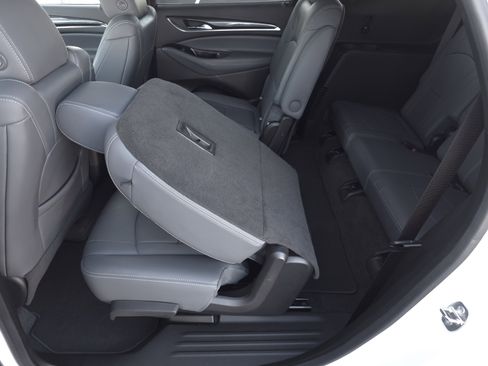 Used 2023 Buick Enclave Essence w/ Sport Touring Edition image 29