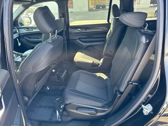 New 2026 Jeep Grand Cherokee L 4WD image 23